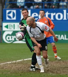 Sam Parkin troubling the keeper