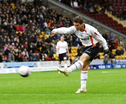 Paul McVeigh lets fly