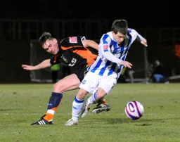 Sol Davis sticks out a leg!