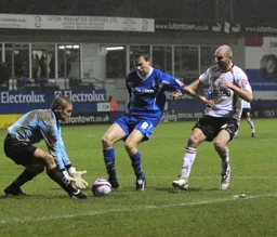 Sam Parkin waiting for a slip