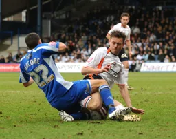 A typical Sol Davis tackle