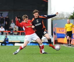 Chris Martin about to get down the wing