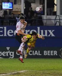 Chris Martin sends in a powerful header