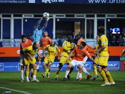 Former Hatter Nathan Abbey makes a safe catch