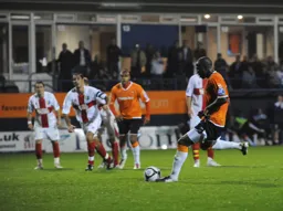 Claude Gnapka misses a penalty