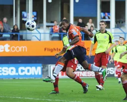 Aaron O`Connor`s header is just off target