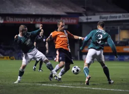 Jake Howells takes on Neil Ashton