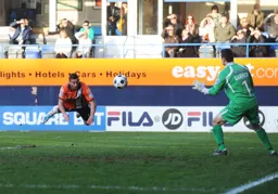 Stuart Fleetwood goes close with a diving header