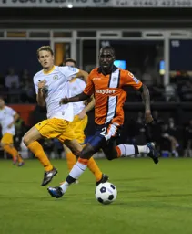 Lathaniel Rowe-Turner gets past former Hatter Rossi Jarvis