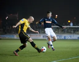 JJ O`Donnell moves in to block David Pipe`s clearance