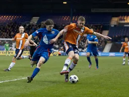 Dan Walker holds the ball up