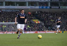 Ronnie Henry looks to start an attack