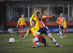 JJ O`Donnell fights for possession