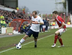 Jake Howells keeps the ball in play