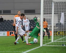 Joe Davis goes close