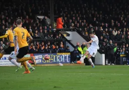 Jonathan Smith fires in a shot