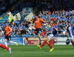 Matt Robinson watched by Alex Lacey