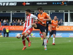 Jonathan Smith gets a foot in