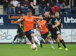 Olly Lee leaves Russ Penn in his wake