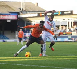 Pelly-Ruddock Mpanzu holds off Scot Bennett