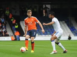 Stephen O'Donnell makes the pass