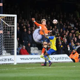 Cameron McGeehan getting sandwiched
