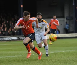 Jack Senior pushes forward