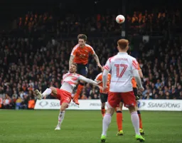 Glen Rea goes airbourne