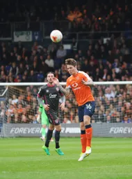 Glen Rea heading the ball