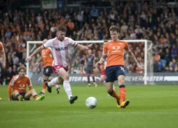 Glen Rea starts another attack