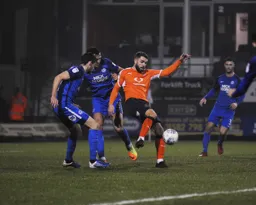 Josh McQuoid lines up a shot at goal