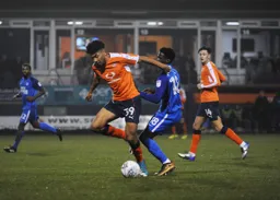 Akin Famewo holds off Leo Da Silva Lopes