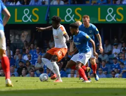 Pelly Mpanzu shields the ball