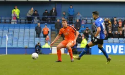 Matty Pearson concentrating in defence