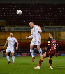 Alan McCormack heads the ball away