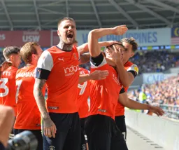 The team celebrate the Matty Pearson equaliser