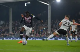 Pelly-Ruddock Mpanzu wrong foots Joe Bryan