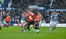 Pelly-Ruddock Mpanzu charging through the middle