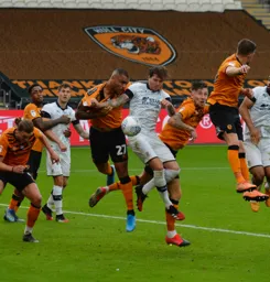 Glen Rea battles in the box from a corner