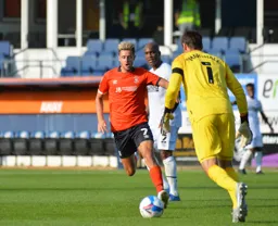 Harry Cornick closes down David Marshall