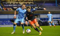 Harry Cornick spins away from Leo Ostigard