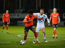 Pelly-Ruddock Mpanzu keeps Liam Kelly at bay