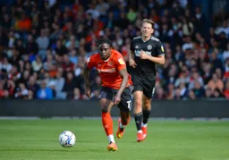Pelly-Ruddock Mpanzu making a trademark rampaging run through the middle