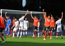 Put your hands in the air if you want a corner