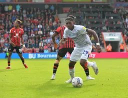 Amari'i Bell gets down the line