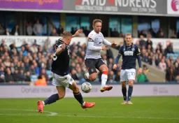 Jordan Clark throwing himself to make an interception