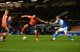 Danny Hylton holding up the ball