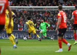 Matt Ingram making his debut for the Town with a solid perfromance, passing it out from the back