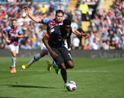 Elijah Adebayo gets his head down