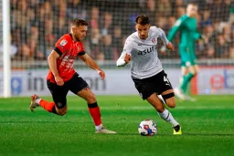 Jordan Clark chases down Dan Barlaser